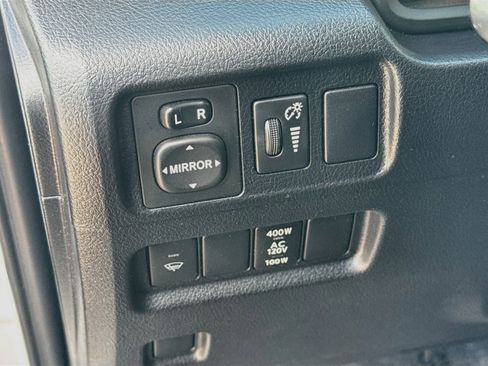 Used 2019 Toyota 4Runner TRD Off-Road Premium AWD/4WD image 16