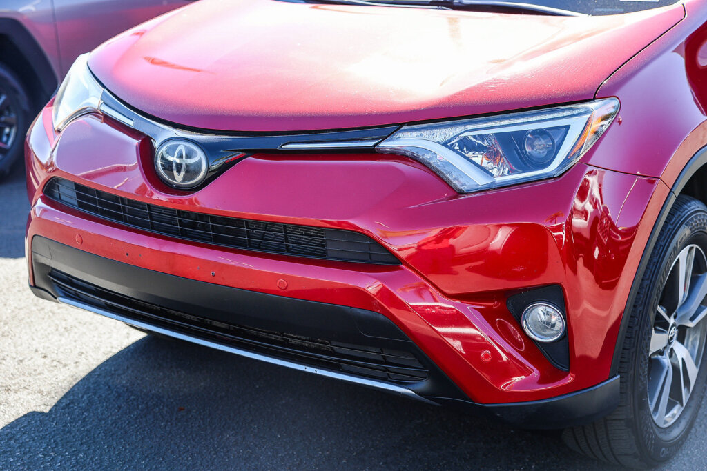 Used 2017 Toyota RAV4 XLE AWD/4WD image 19