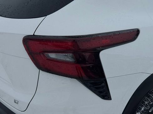 Used 2025 Chevrolet Trax LT w/ LT Convenience Package image 7