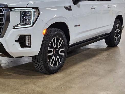 Used 2023 GMC Yukon XL AT4 image 17