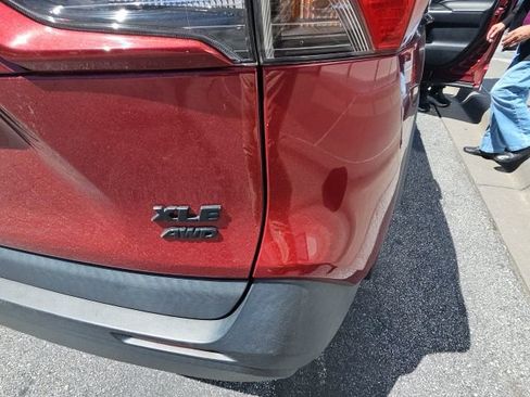 Used 2020 Toyota RAV4 XLE w/ Convenience Package image 13