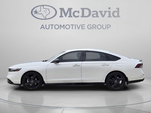 Used 2025 Honda Accord Sport image 2