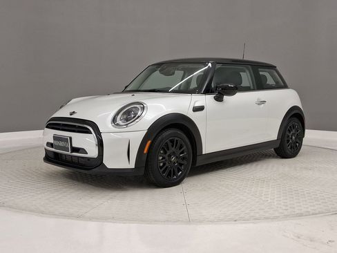 Used 2024 MINI Cooper 2-Door Hardtop FWD image 32