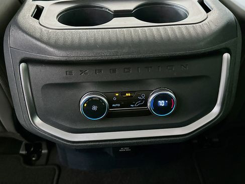 Used 2025 Ford Expedition Active AWD/4WD image 28
