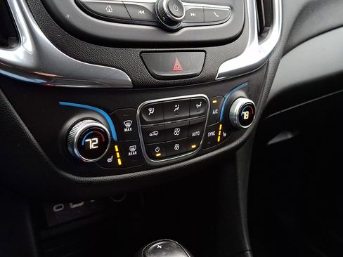 Used 2019 Chevrolet Equinox LT image 17