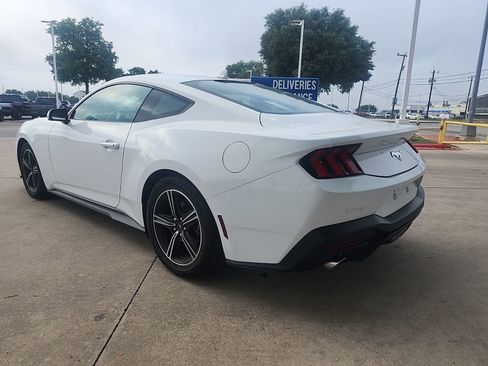 Used 2024 Ford Mustang Coupe RWD image 5