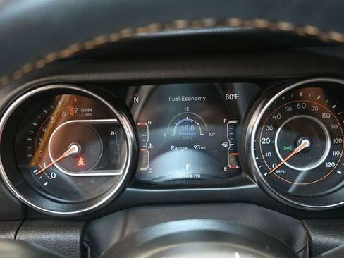 Used 2022 Jeep Gladiator Overland AWD/4WD image 9