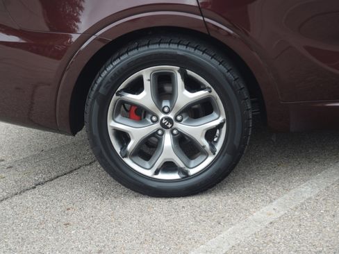 Used 2019 Kia Sorento SX image 28