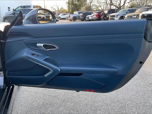 Used 2014 Porsche Boxster S image 16