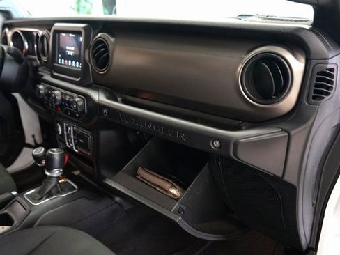 Used 2018 Jeep Wrangler Unlimited Sport S image 44