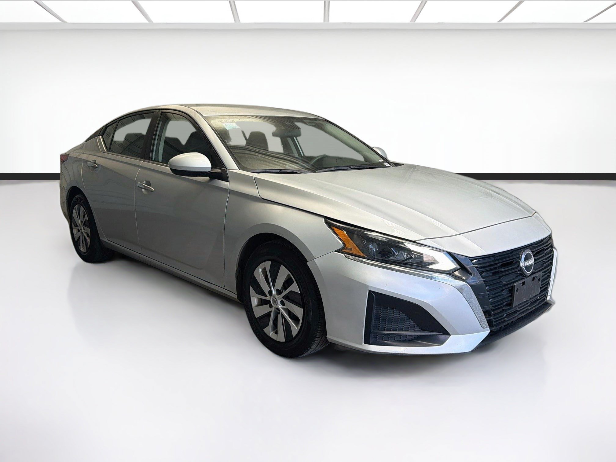 Used 2023 Nissan Altima 2.5 S FWD image 3