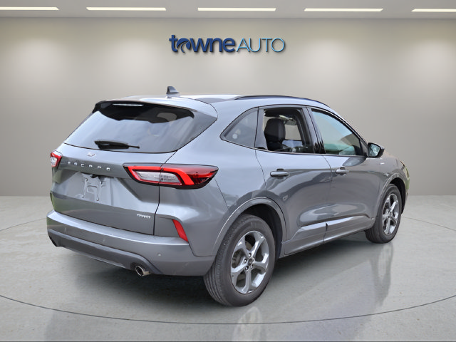 Used 2023 Ford Escape ST-Line w/ Tech Pack #1 AWD/4WD image 5