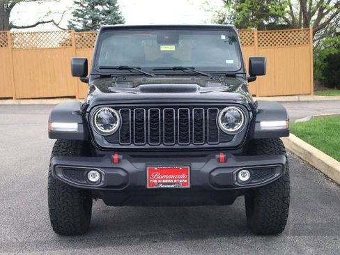 Used 2025 Jeep Wrangler Unlimited Rubicon image 4