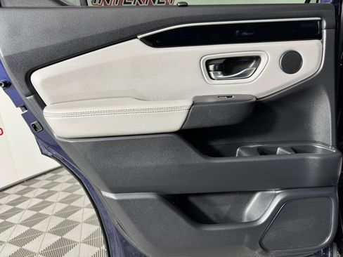 Used 2025 Honda Pilot EX-L image 46