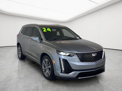 Used 2024 Cadillac XT6 Premium Luxury AWD/4WD image 2