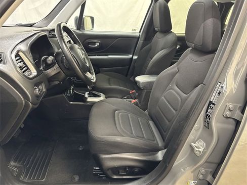 Used 2022 Jeep Renegade Latitude w/ Sun/Sound Group image 10