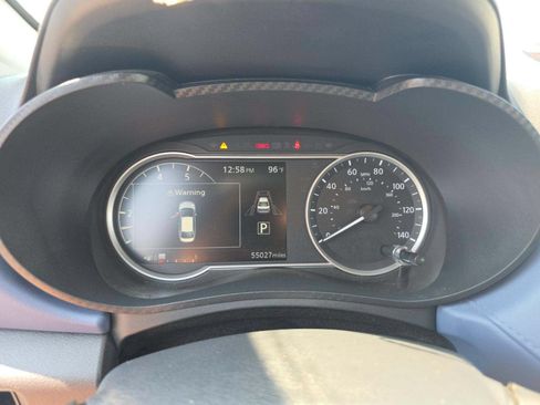 Used 2024 Nissan Versa SV FWD image 8