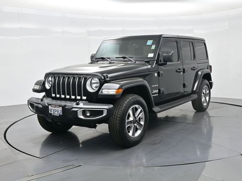 Used 2020 Jeep Wrangler Unlimited Sahara image 2