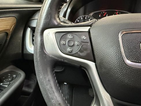 Used 2021 GMC Terrain SLE w/ Driver Convenience Package image 18