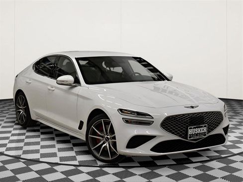 Used 2025 Genesis G70 2.5T image 1