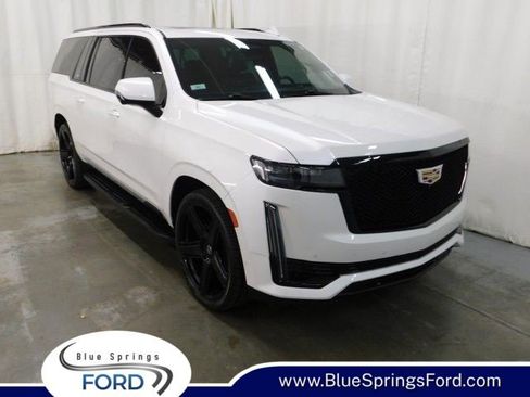 Used 2021 Cadillac Escalade ESV Sport Platinum w/ Heavy-Duty Trailer Package image 1