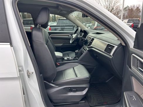 Used 2022 Volkswagen Atlas SEL image 18