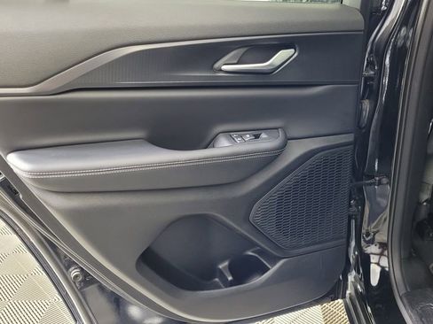 Used 2023 Jeep Grand Cherokee Laredo w/ Luxury Tech Group I image 65