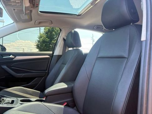 Used 2020 Volkswagen Jetta SE w/ SE Cold Weather Package FWD image 27