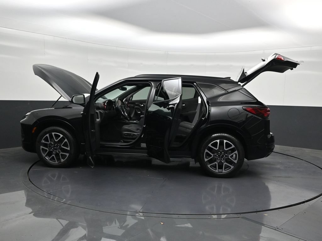 Used 2023 Chevrolet Blazer RS FWD image 33