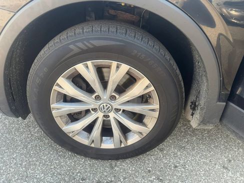 Used 2019 Volkswagen Tiguan SE w/ Panoramic Sunroof Package AWD/4WD image 28