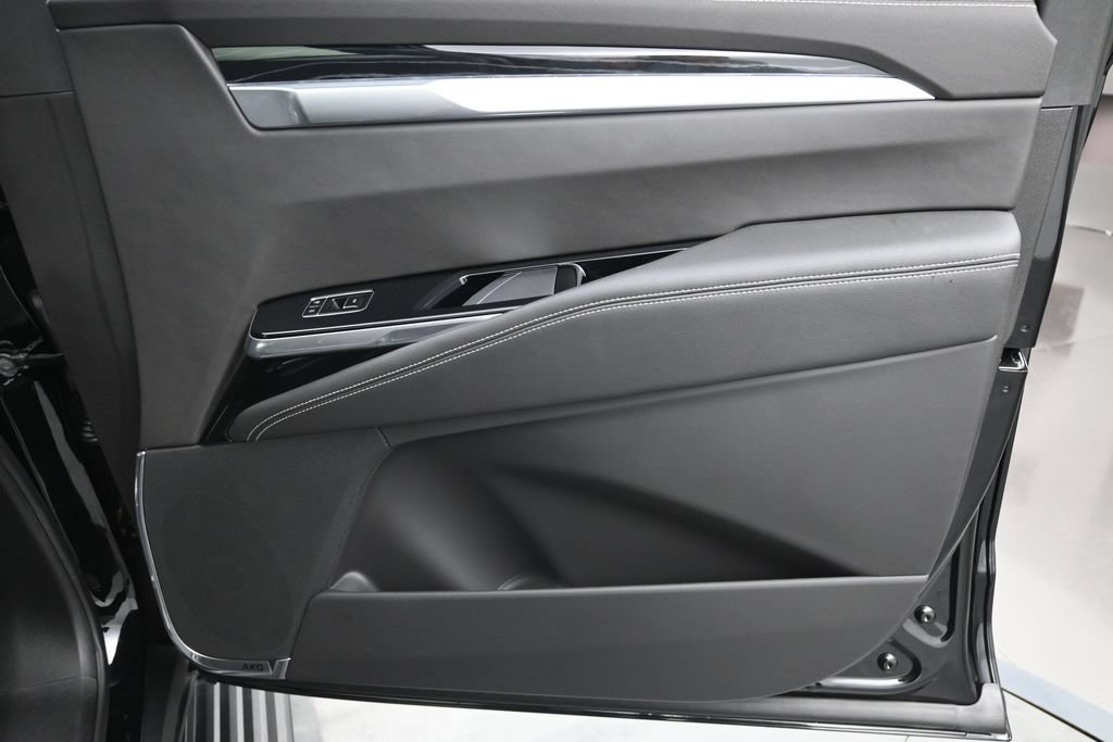 Used 2026 Cadillac Escalade Sport w/ LPO, ONYX Package AWD/4WD image 34