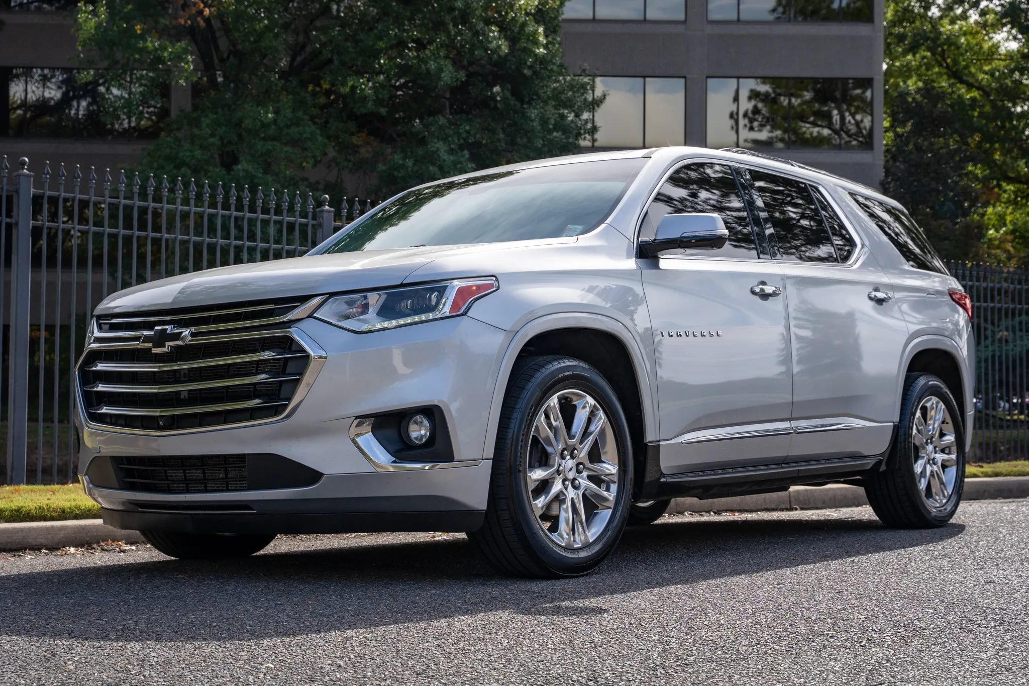 Used 2020 Chevrolet Traverse High Country AWD/4WD image 1