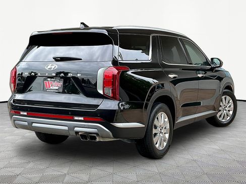 Used 2023 Hyundai Palisade SEL FWD image 6