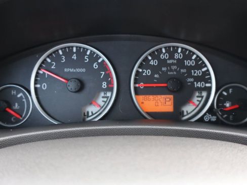 Used 2015 Nissan Frontier PRO-4X image 34