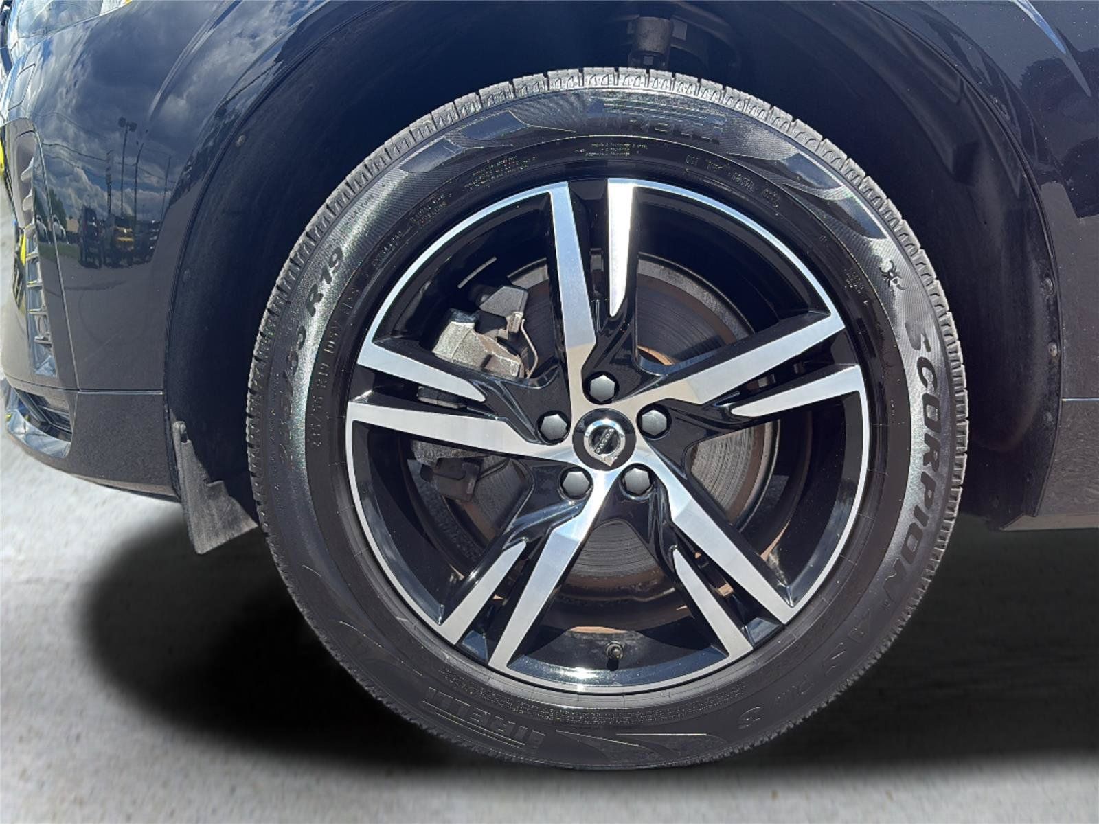 Used 2022 Volvo XC60 T8 R-Design w/ Climate Package AWD/4WD image 29
