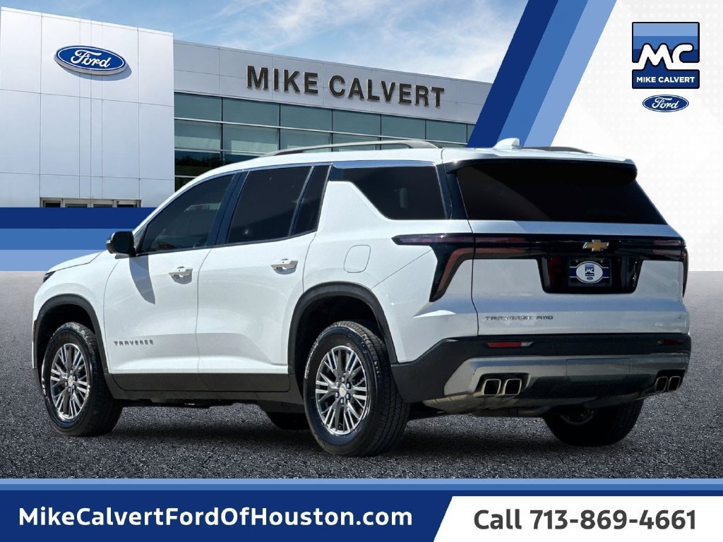 Used 2024 Chevrolet Traverse LT AWD/4WD image 3