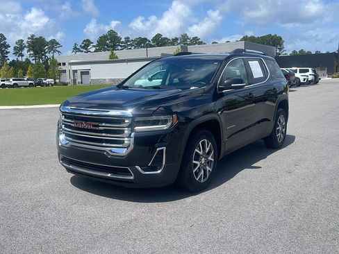 Used 2023 GMC Acadia SLT AWD/4WD image 3