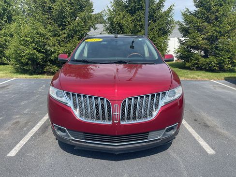 Used 2013 Lincoln MKX AWD image 2