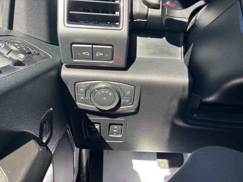 Used 2019 Ford F150 Lariat w/ Equipment Group 502A Luxury image 32