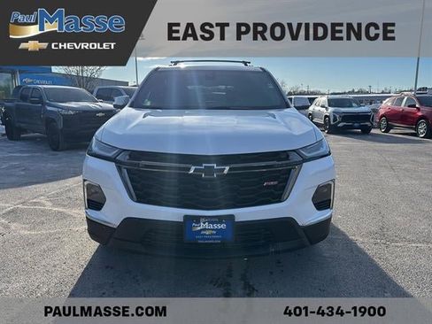 Used 2023 Chevrolet Traverse RS image 2