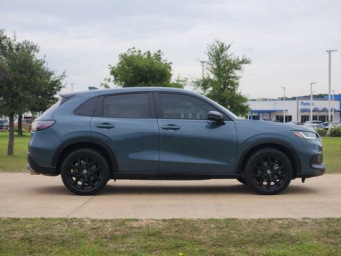 Certified 2025 Honda HR-V Sport image 7