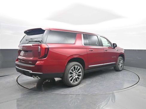 New 2026 GMC Yukon XL Denali image 7