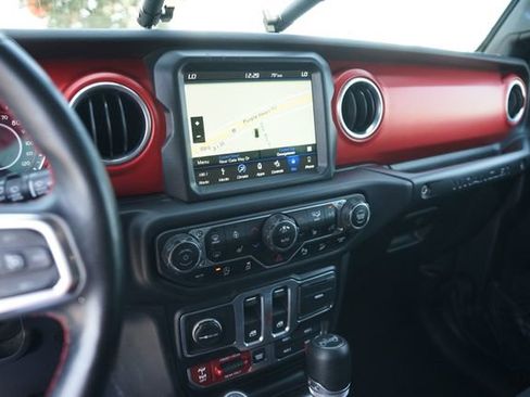 Used 2018 Jeep Wrangler Rubicon AWD/4WD image 22