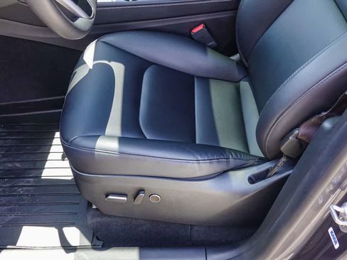 Used 2023 Tesla Model Y AWD image 19