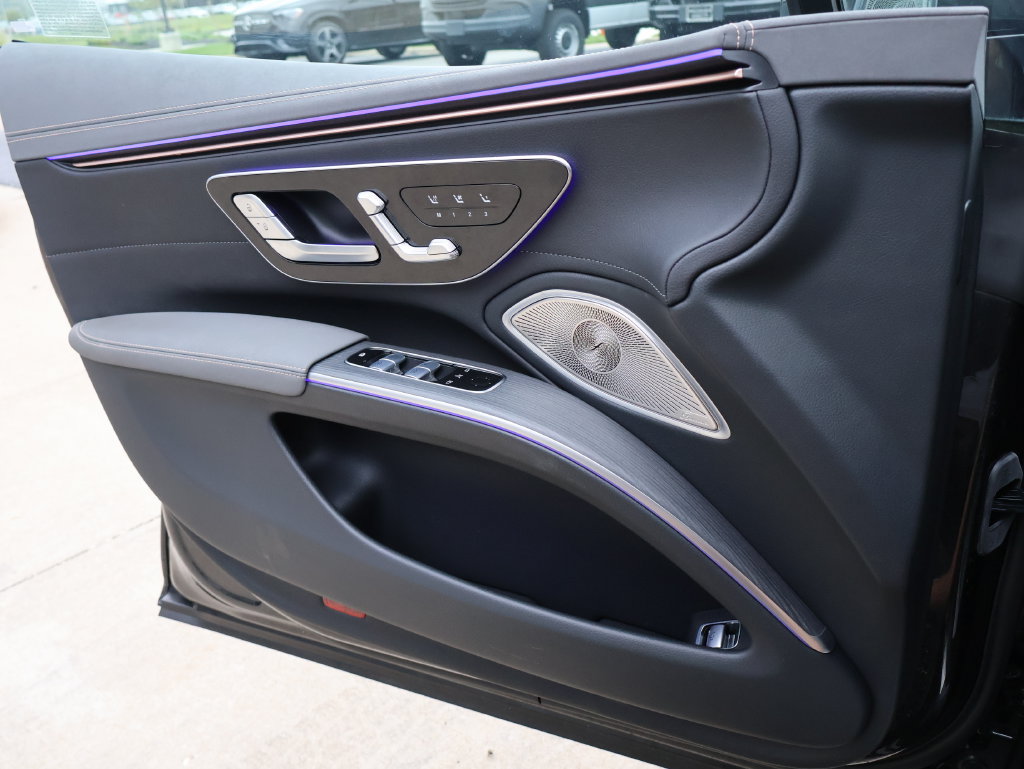 Certified 2024 Mercedes-Benz EQS 580 4MATIC Sedan image 36