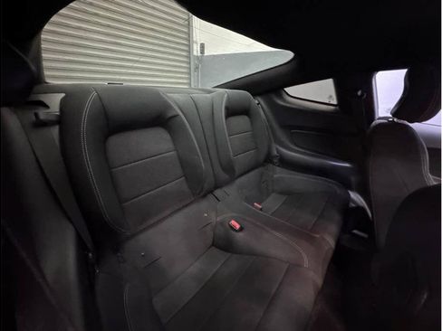 Used 2016 Ford Mustang Coupe RWD image 17