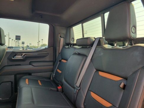 Used 2022 GMC Sierra 1500 AT4 w/ AT4 Premium Package AWD/4WD image 27