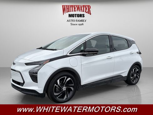 Used 2022 Chevrolet Bolt LT w/ Infotainment Package FWD image 1