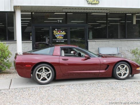 Used 2003 Chevrolet Corvette 50th Anniversary Edition w/ Preferred Equipment Group image 18
