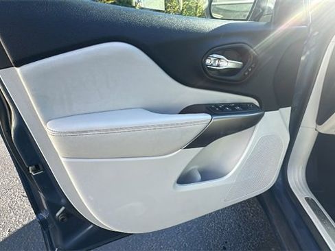 Used 2021 Jeep Cherokee Limited w/ Elite Package image 29